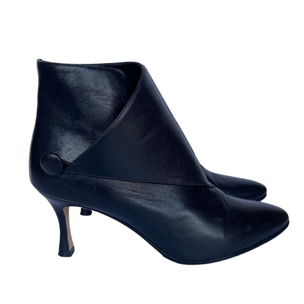 Manolo Blahnik "Diaz" Black Leather Kitten Heel Ankle Boots Size 35.5 US 5.5